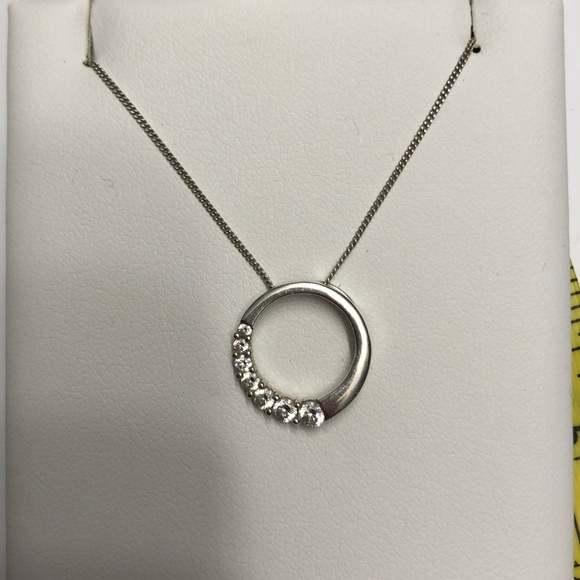 *SALE* Sterling Silver Circle Necklace
